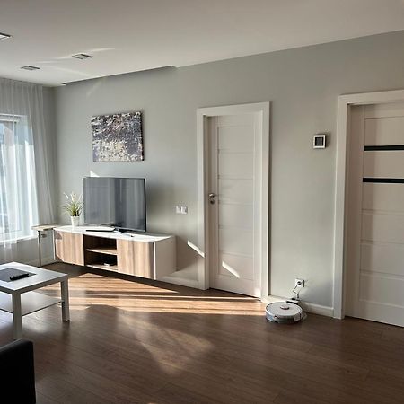וילנה Your Home - Spacious Apartment In City Center, With Balcony & Self Check-In מראה חיצוני תמונה