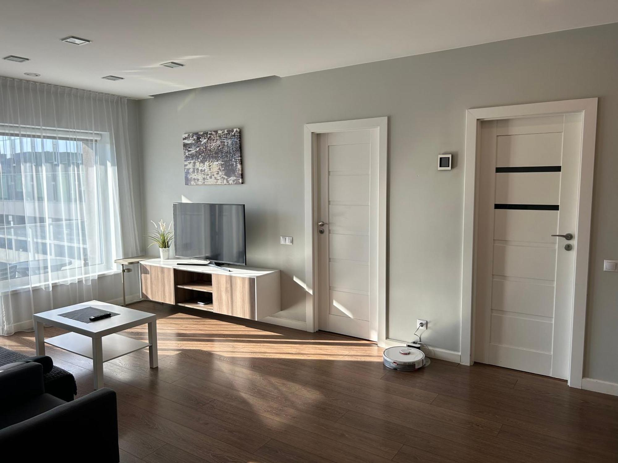 וילנה Your Home - Spacious Apartment In City Center, With Balcony & Self Check-In מראה חיצוני תמונה