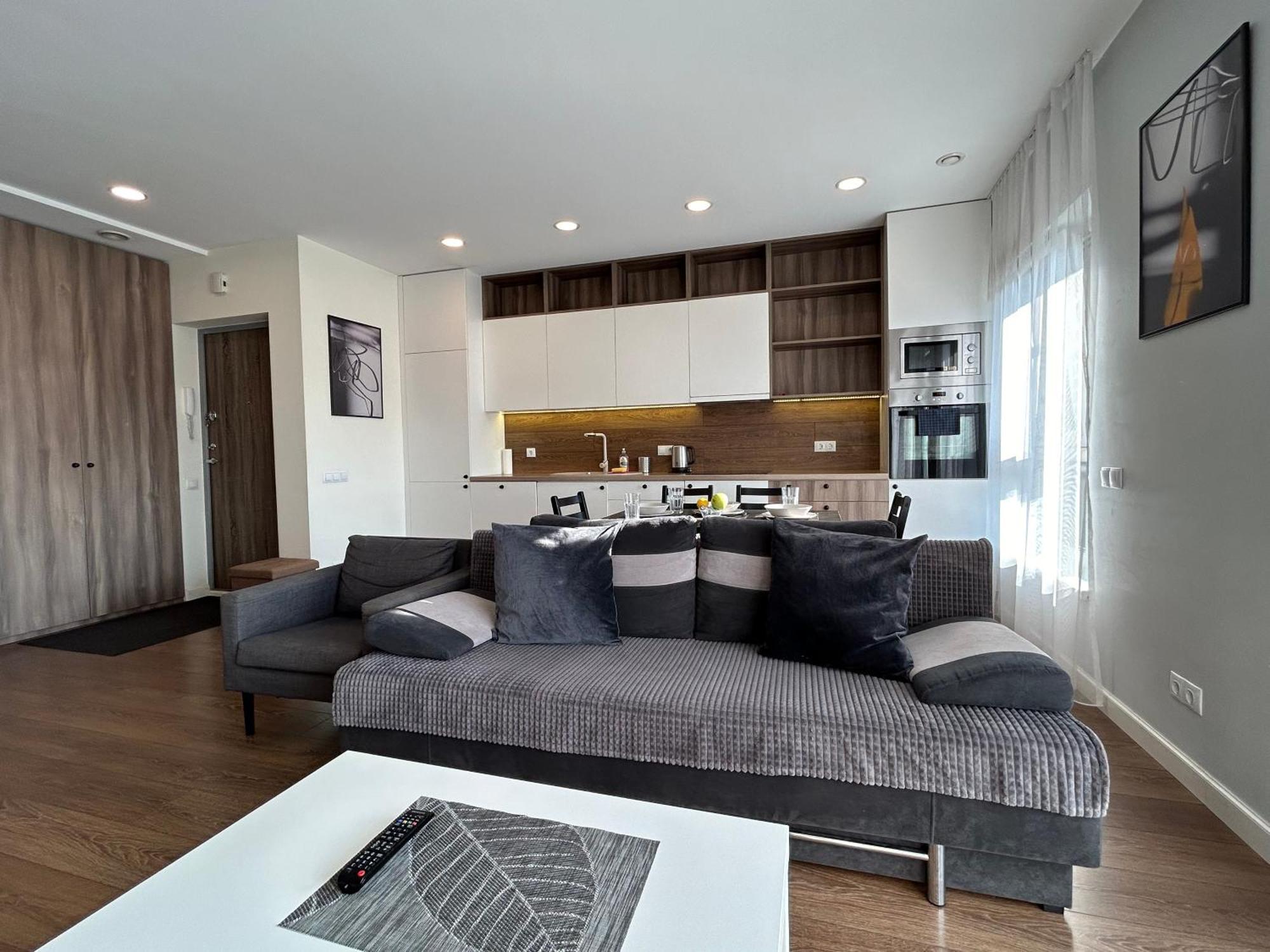 וילנה Your Home - Spacious Apartment In City Center, With Balcony & Self Check-In מראה חיצוני תמונה