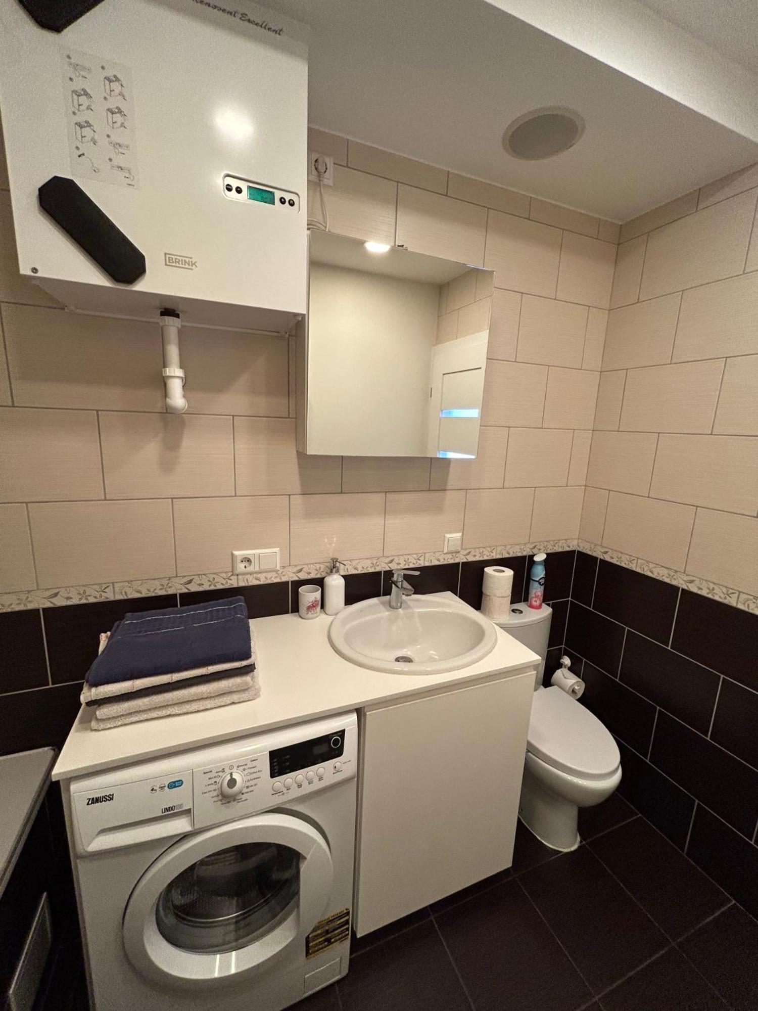 וילנה Your Home - Spacious Apartment In City Center, With Balcony & Self Check-In מראה חיצוני תמונה