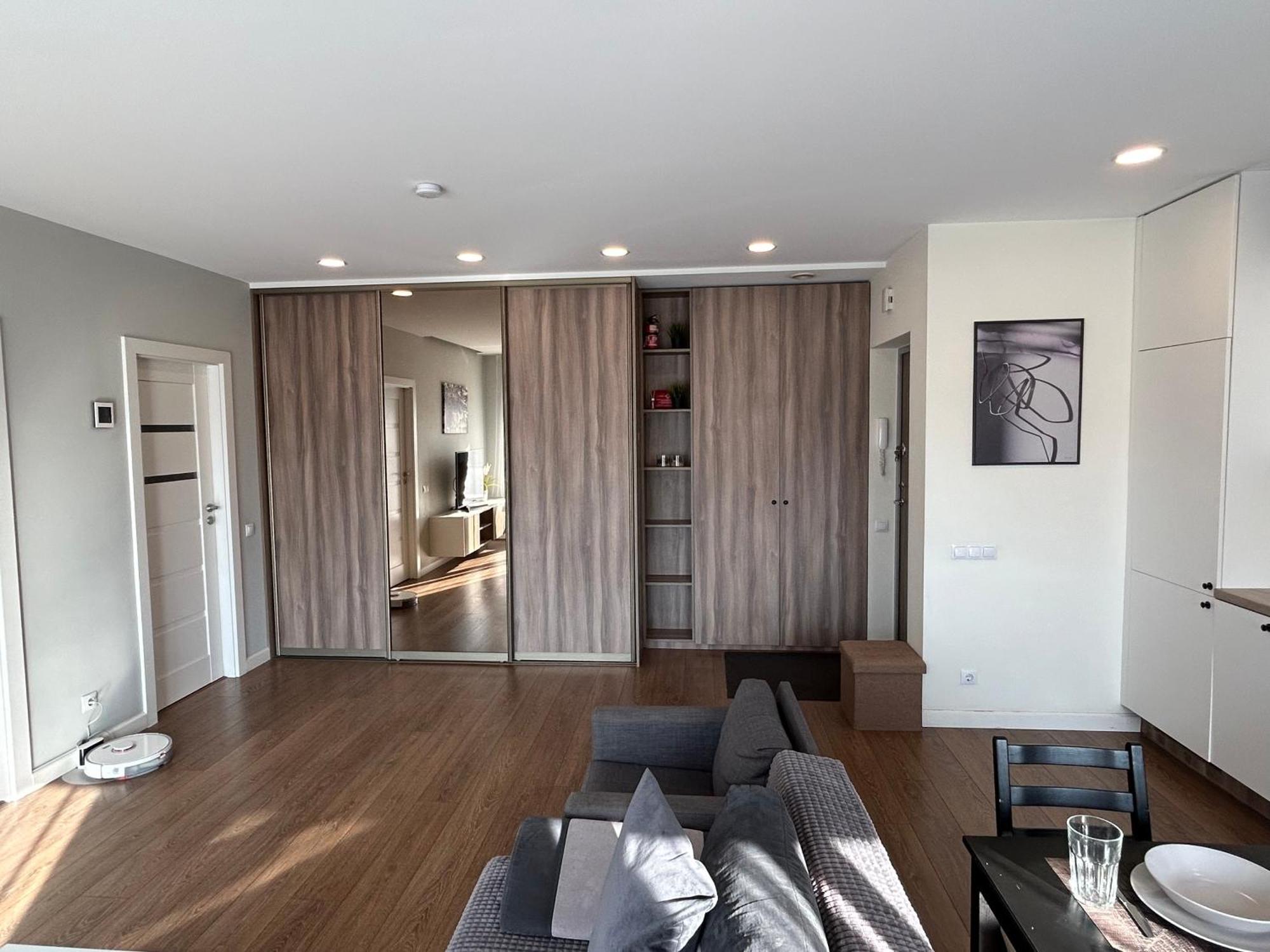 וילנה Your Home - Spacious Apartment In City Center, With Balcony & Self Check-In מראה חיצוני תמונה