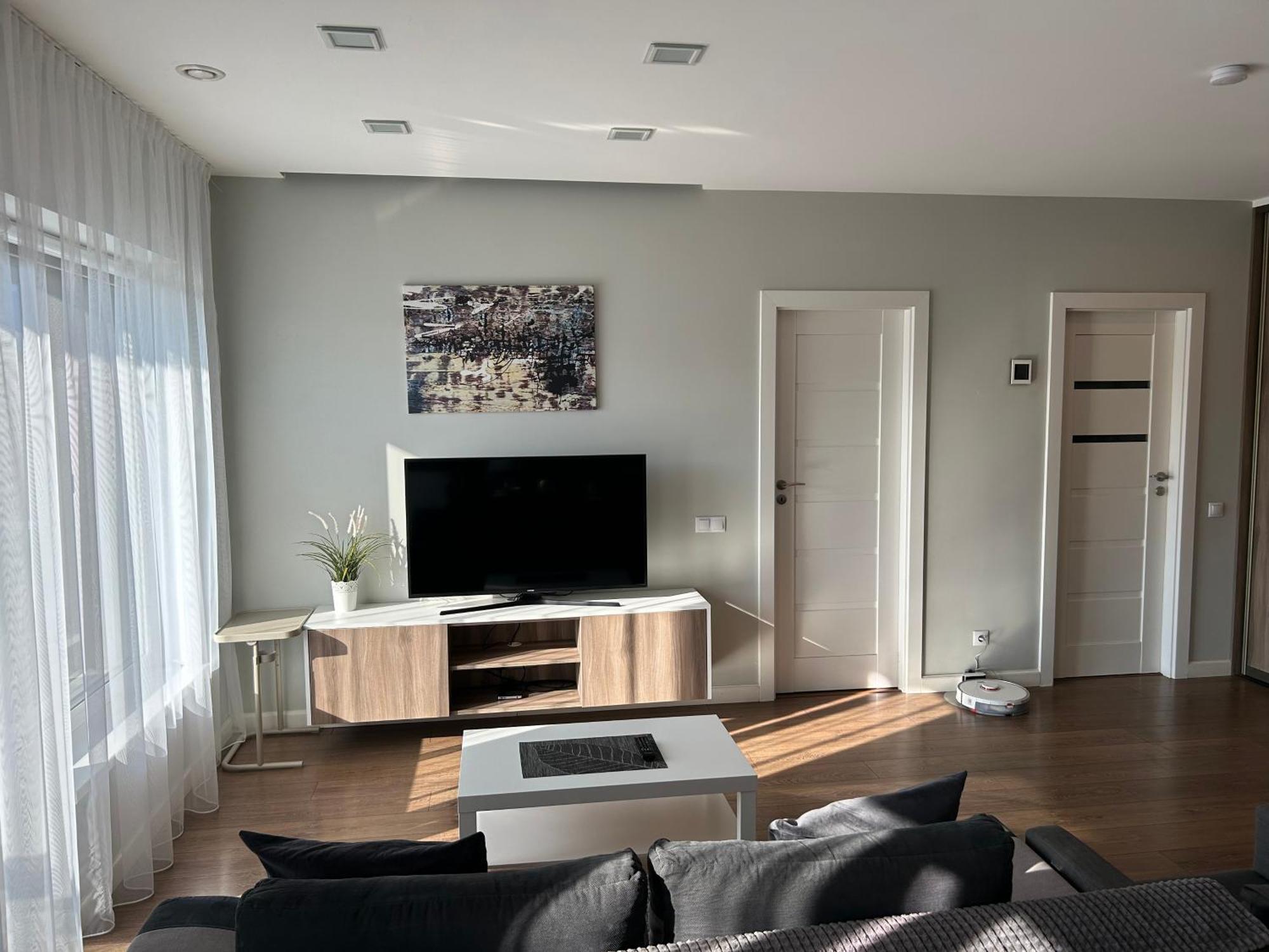וילנה Your Home - Spacious Apartment In City Center, With Balcony & Self Check-In מראה חיצוני תמונה