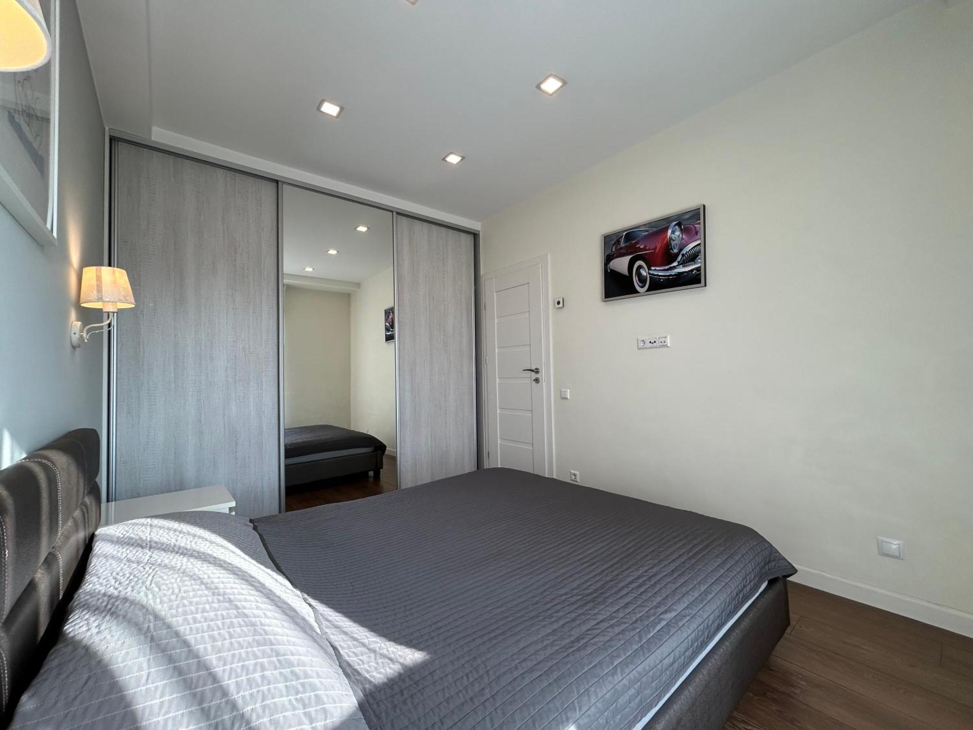 וילנה Your Home - Spacious Apartment In City Center, With Balcony & Self Check-In מראה חיצוני תמונה